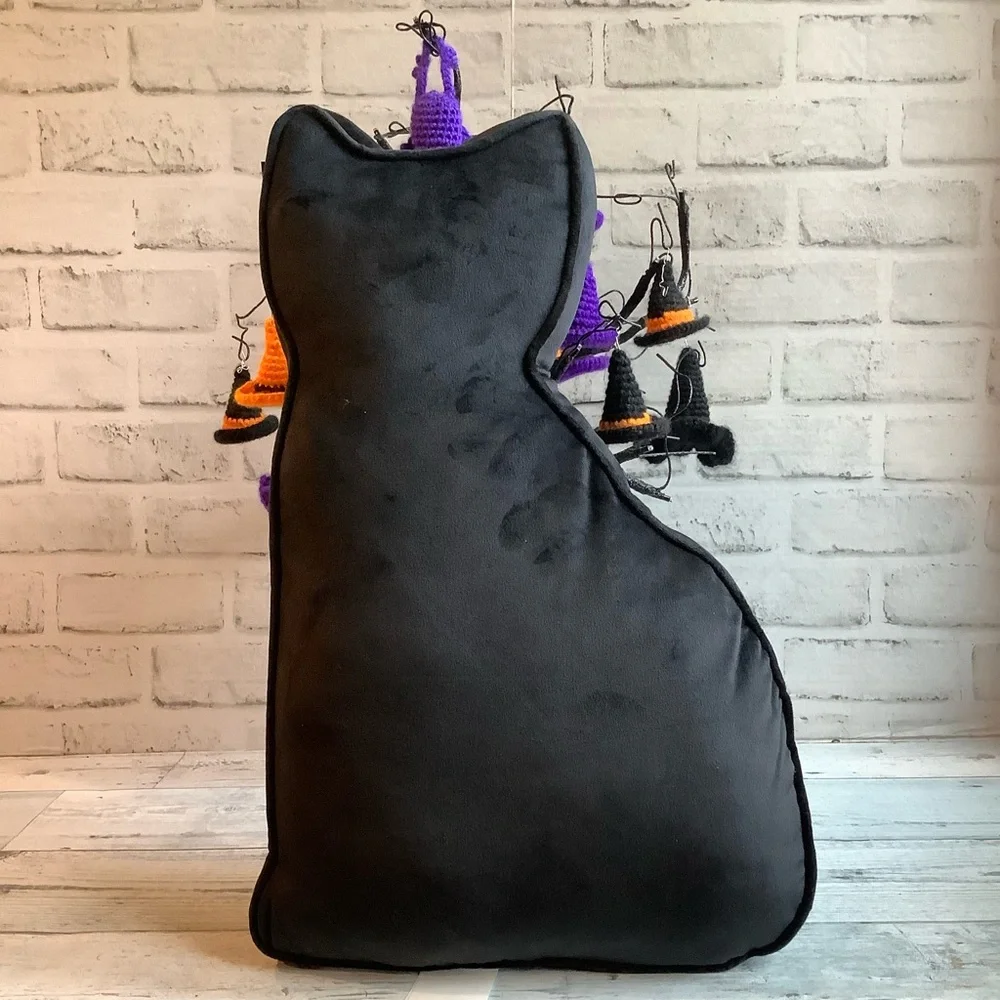 STOREHOUSE 12×20 Cat Shaped Skeleton Pillow